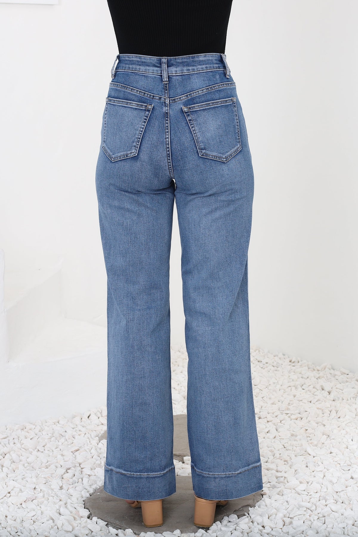 Cindy Wide Leg Jeans in Mid Denim Wash