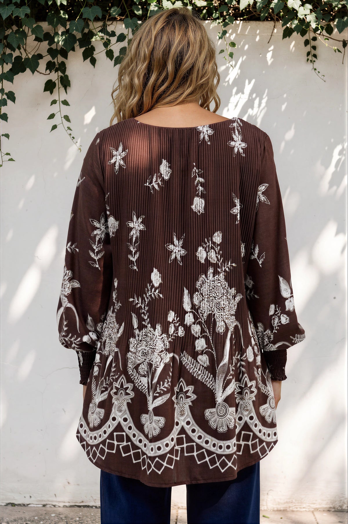 Gelina Top - Crew Neck Pleated High Low Pull Over with Balloon Sleeves in Gerry Print Chocolate