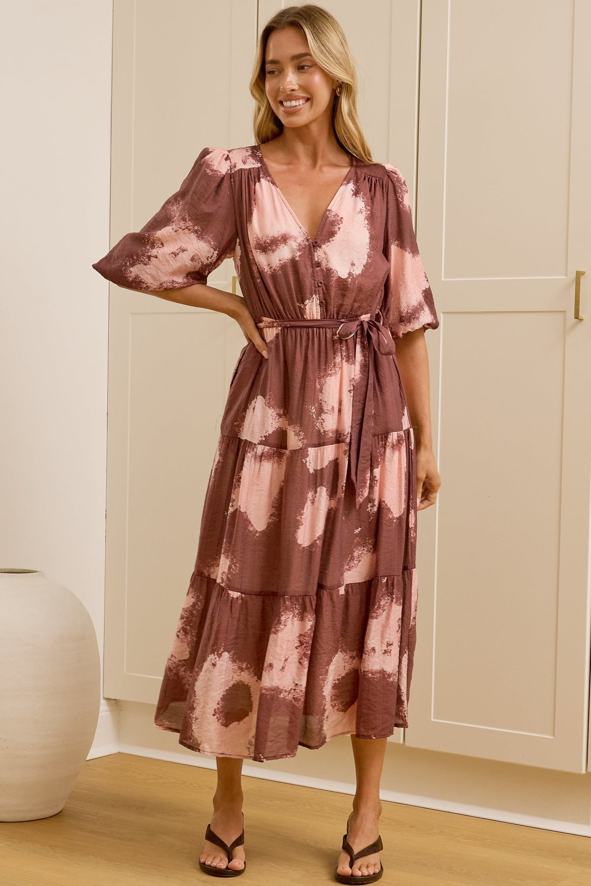 Kellee Midi Dress - V-Neckline Tiered Dress with Balloon Sleeves in Harlett Print