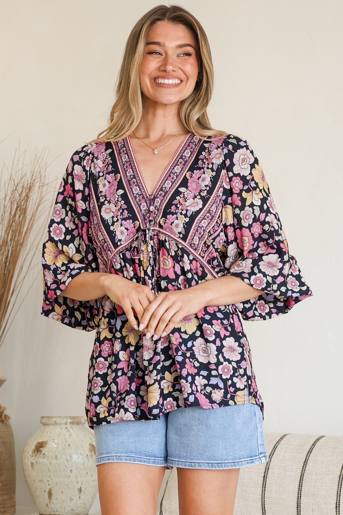 Joelle Top - V Neck High-Low Top in Anissa Print Black