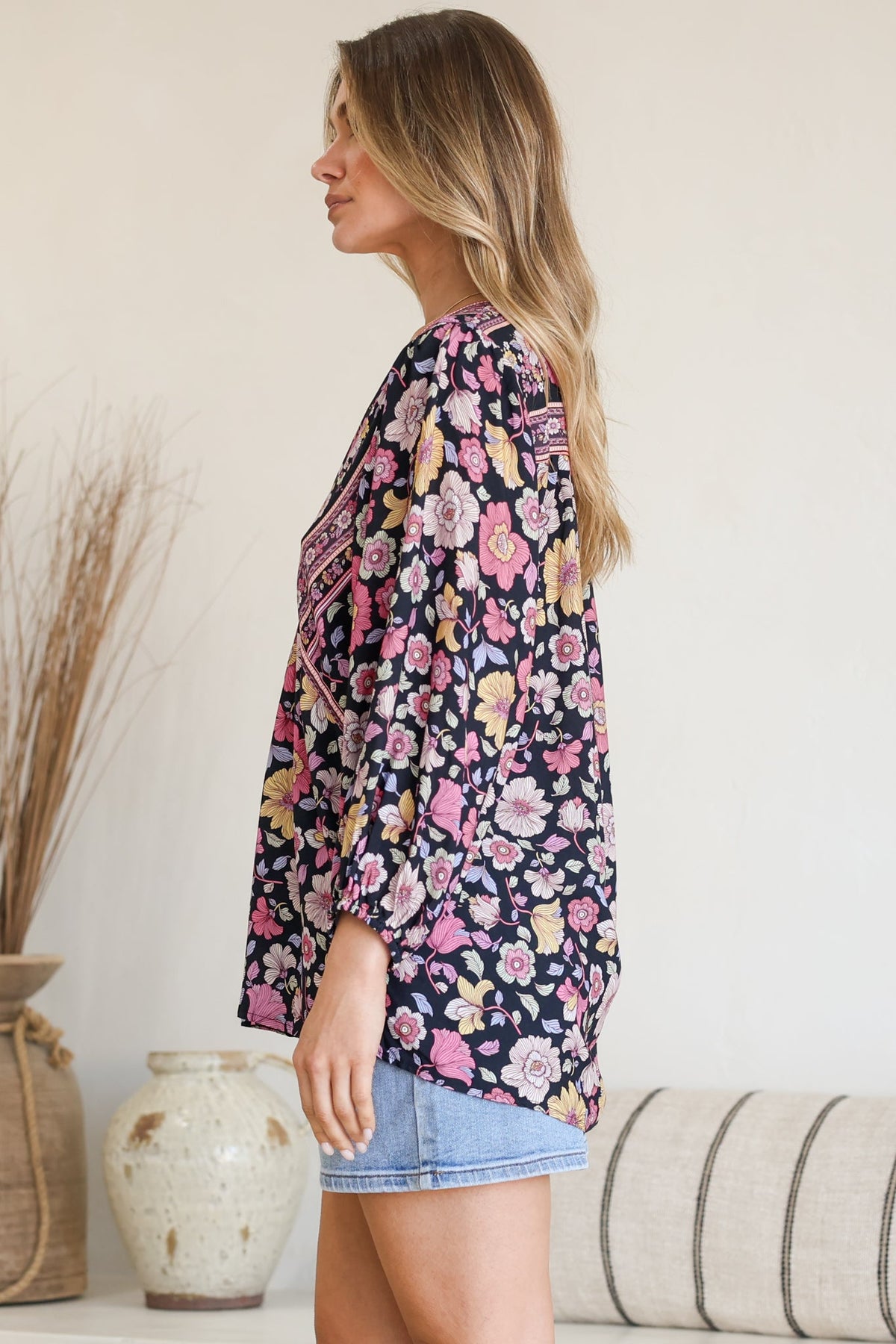 Joelle Top - V Neck High-Low Top in Anissa Print Black