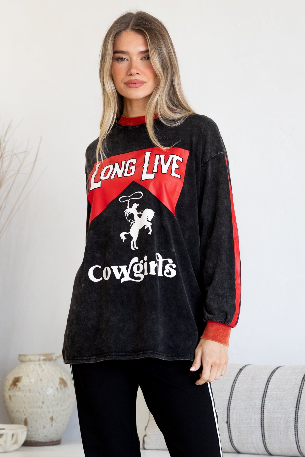 Long Live Cowgirls Long Sleeve Tee - Crew Neck Contrast Stripe Graphic T-Shirt in Black