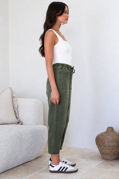 Lowen Barrel Jeans - Elasticated Waist Patch Pocket & Knee Detail Jeans in Khaki