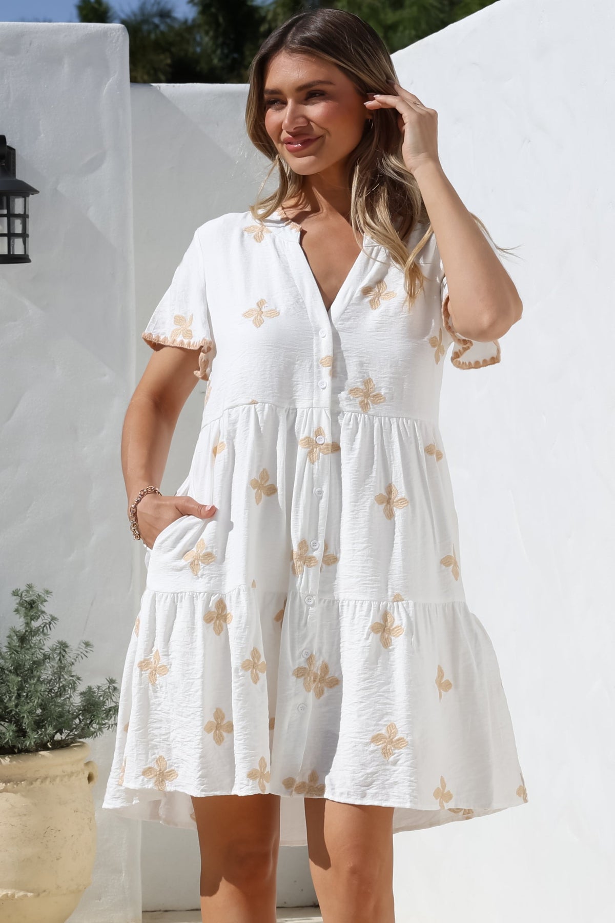 Wilma Mini Dress - Bermuda Collar Button Down Dress with Cap Sleeves in Gigi Print White