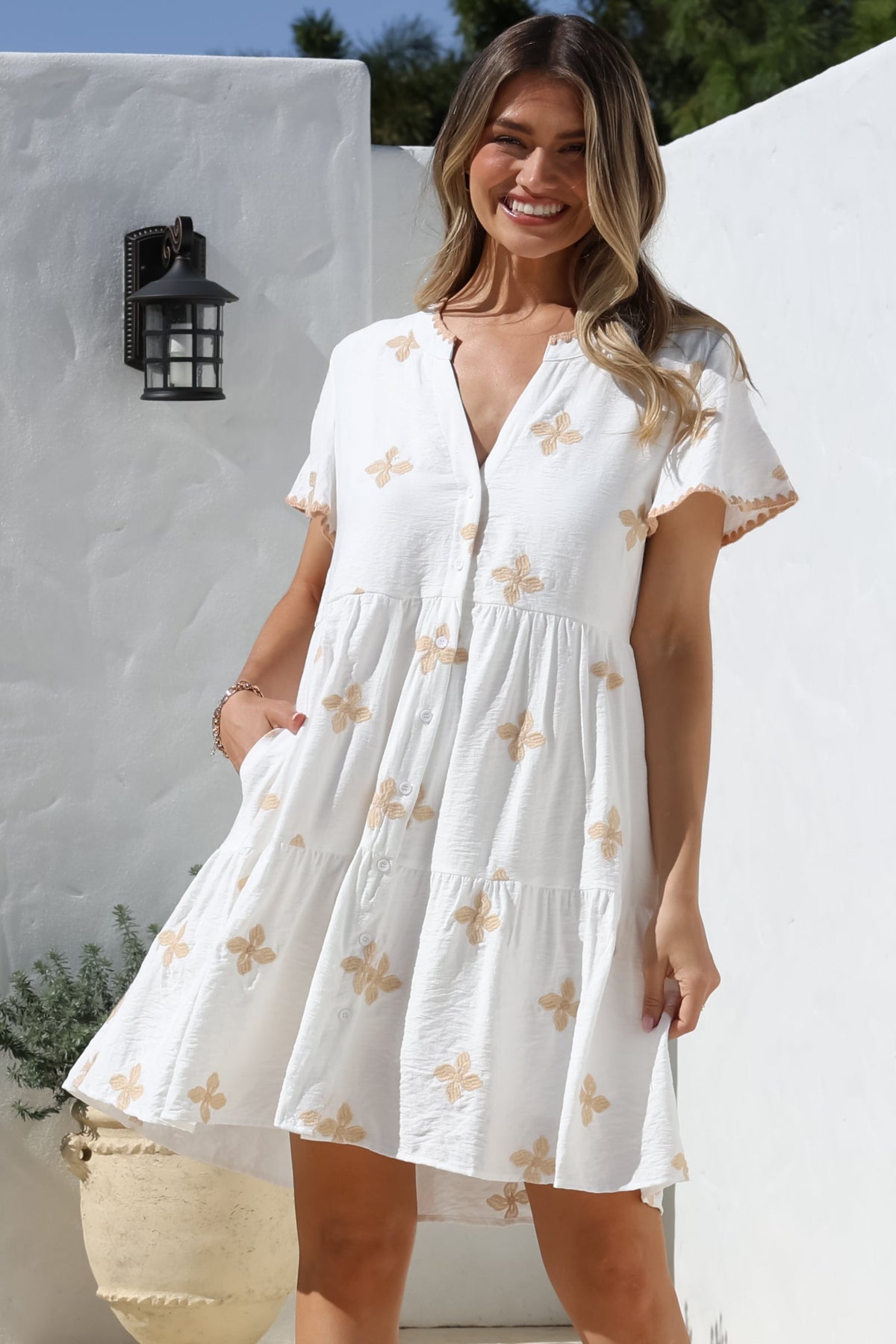 Wilma Mini Dress - Bermuda Collar Button Down Dress with Cap Sleeves in Gigi Print White